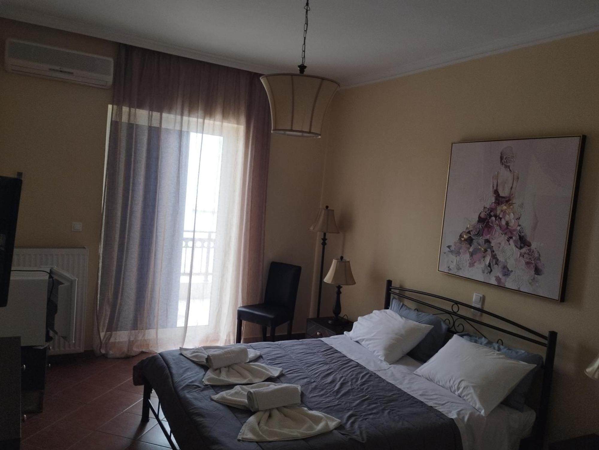 Kamvissis Hotel Tirós Eksteriør billede
