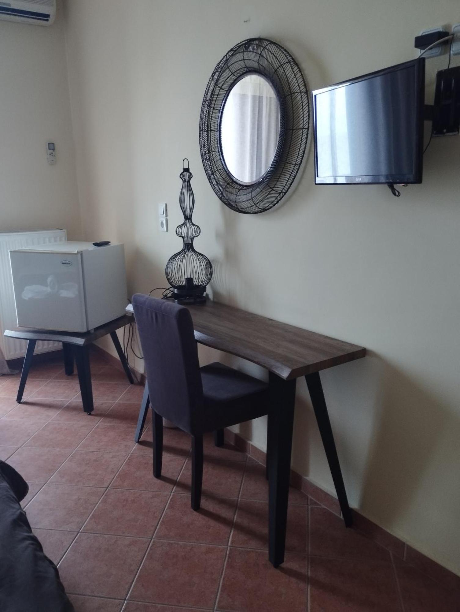Kamvissis Hotel Tirós Eksteriør billede